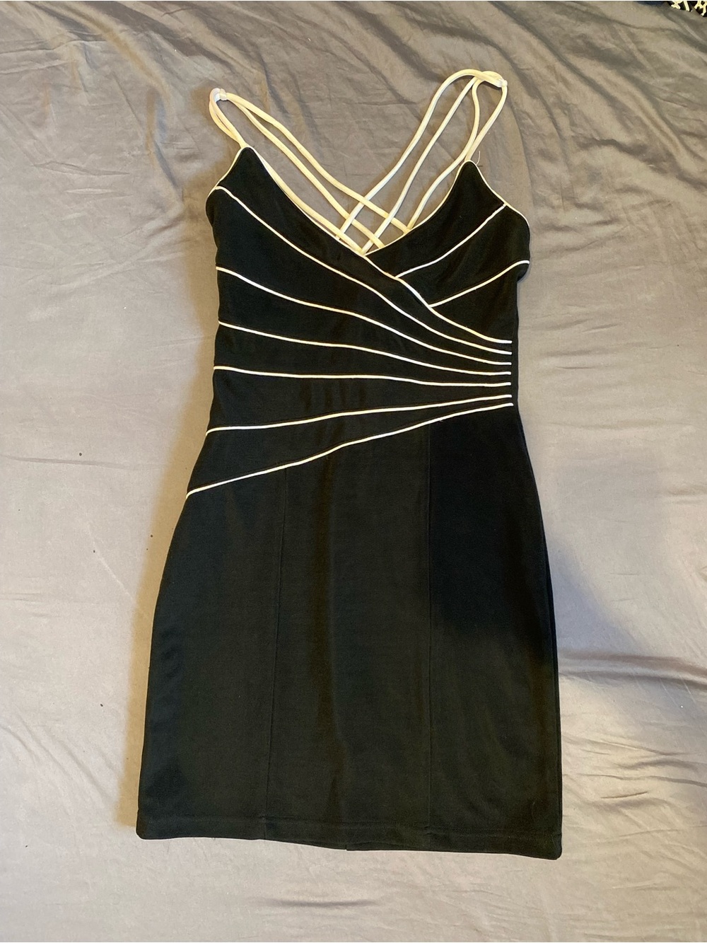 Hugo Buscati Collection black & white strappy v-neck bodycon dress, size 8